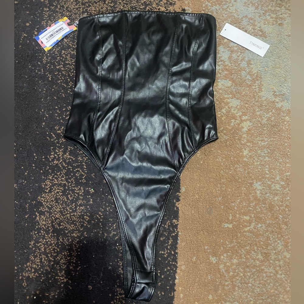 *NWT* Timing black leather bodysuit | kelsi’s kloset